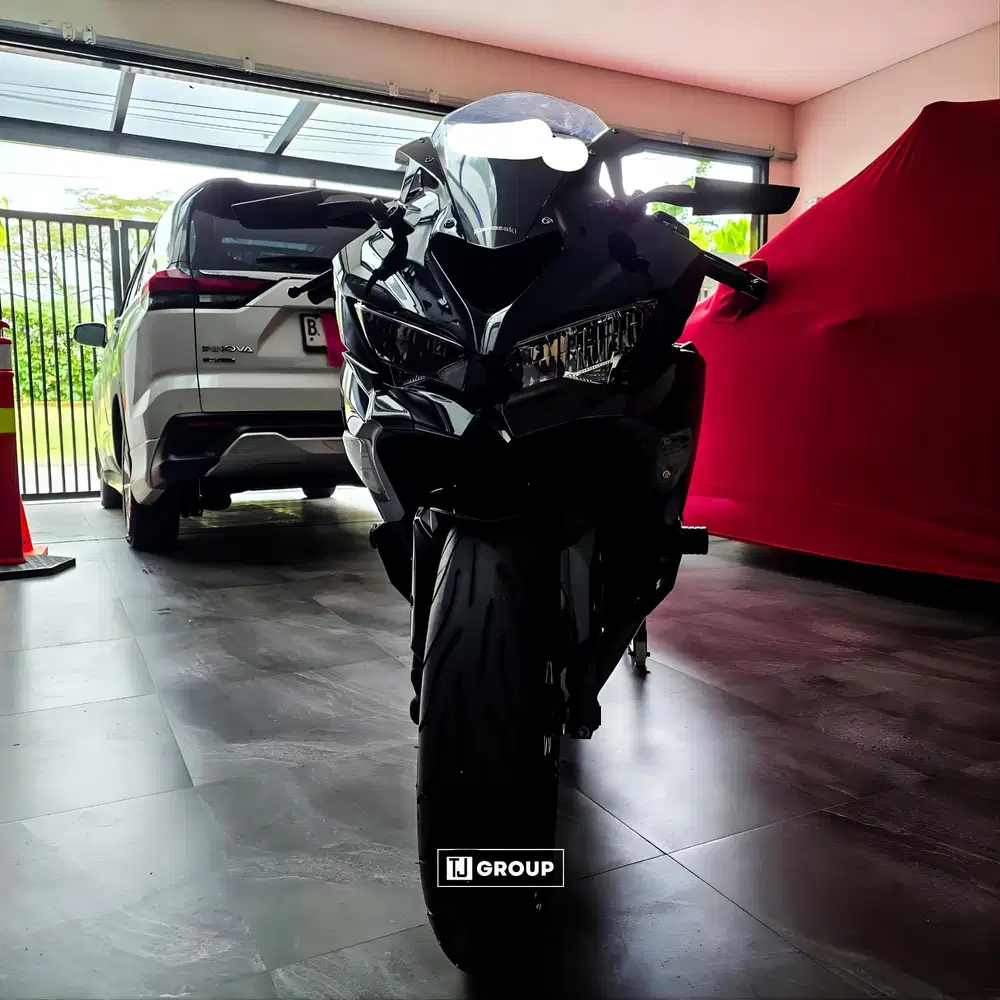 FOR SALE!! Kawasaki ZX25R Non ABS Black
2022