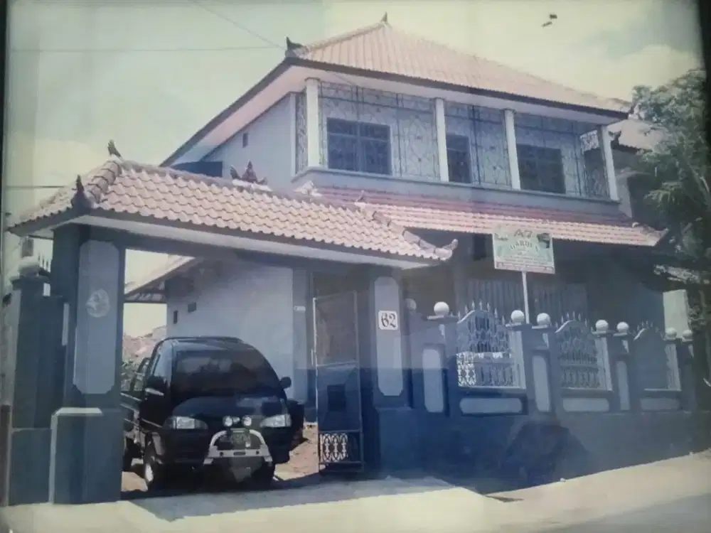 DIJUAL TANAH + BANGUNAN 2 LANTAI LOKASI STRATEGIS