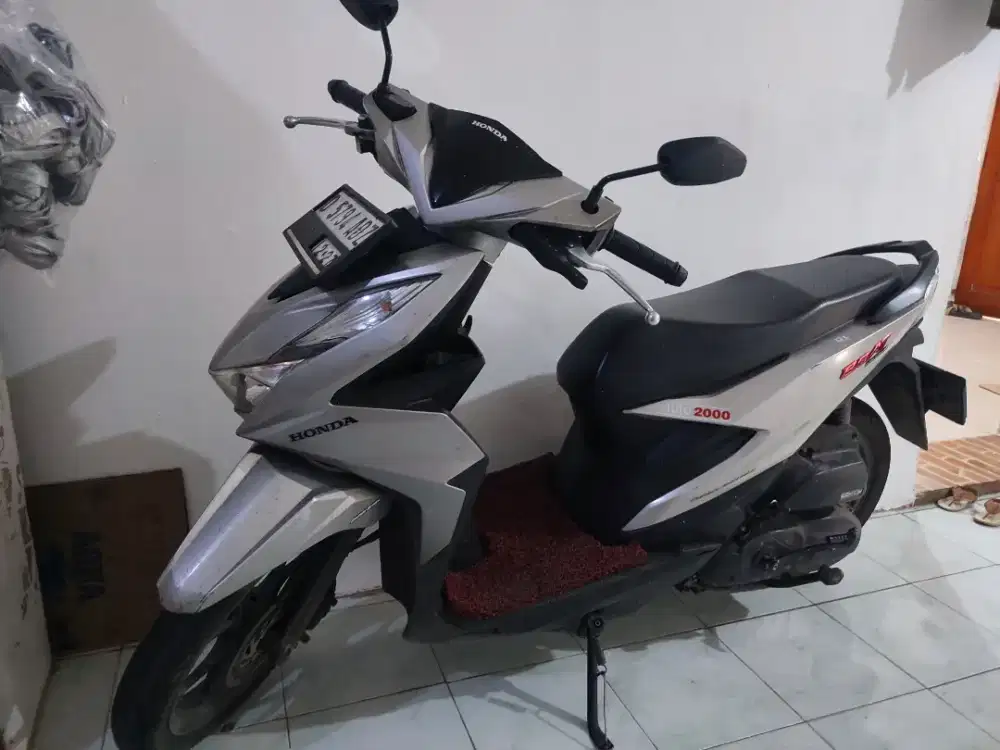 Beat deluxe idle stop engine