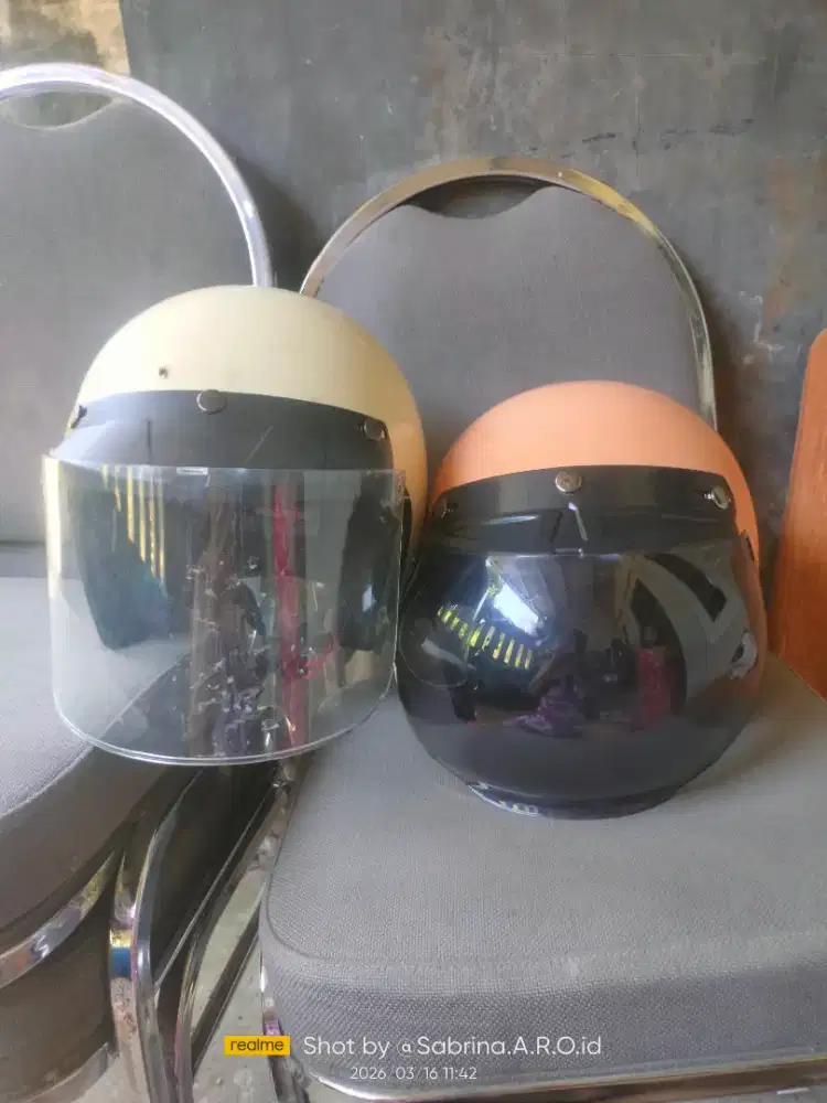 Ambil lgsg d rumah yabos helemnya bogo dpt 2 like new