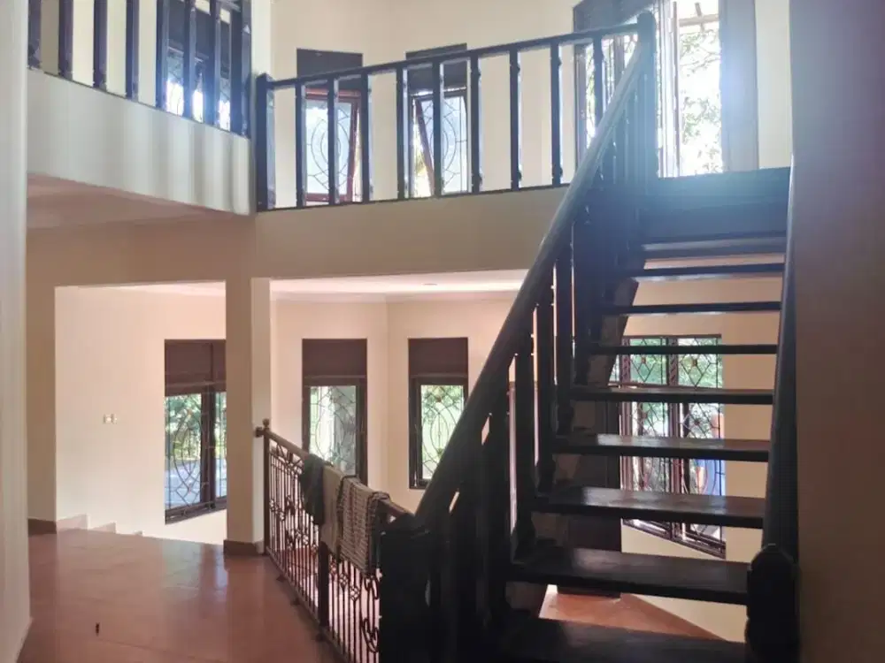 Rumah 2 Lantai di Villa Pamalung, Bakti Jaya Kota Tangerang Selatan