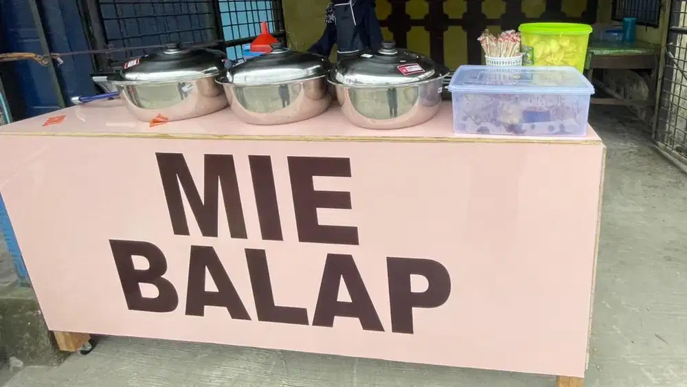 Jual seluruh alat jualan mie balap tinggal jualan aja lagi