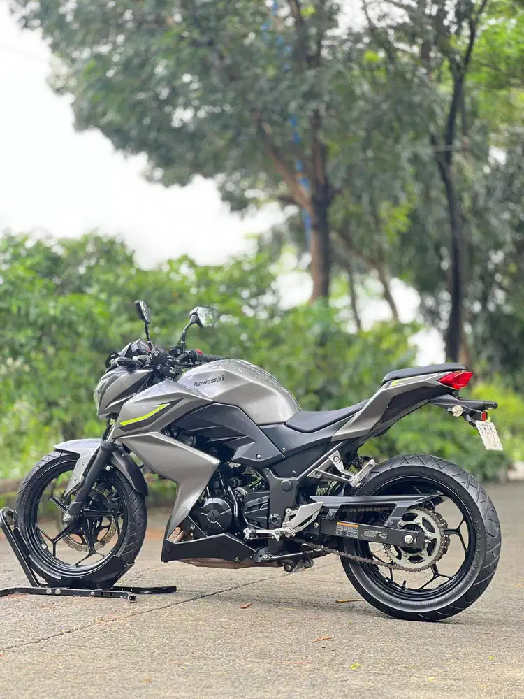 KAWASAKI Z250 FI 2017 GREY KM 6K PAJAK ON SIAP TOURING