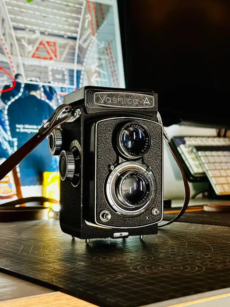 Yashica A TLR (Twin Lens Reflex) kamera film analog medium format