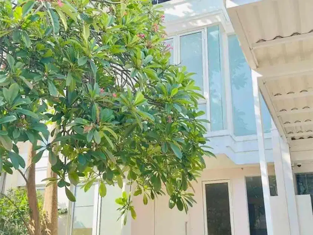 DIJUAL Rumah Pakuwon city, Dekat Pakuwon City Mall