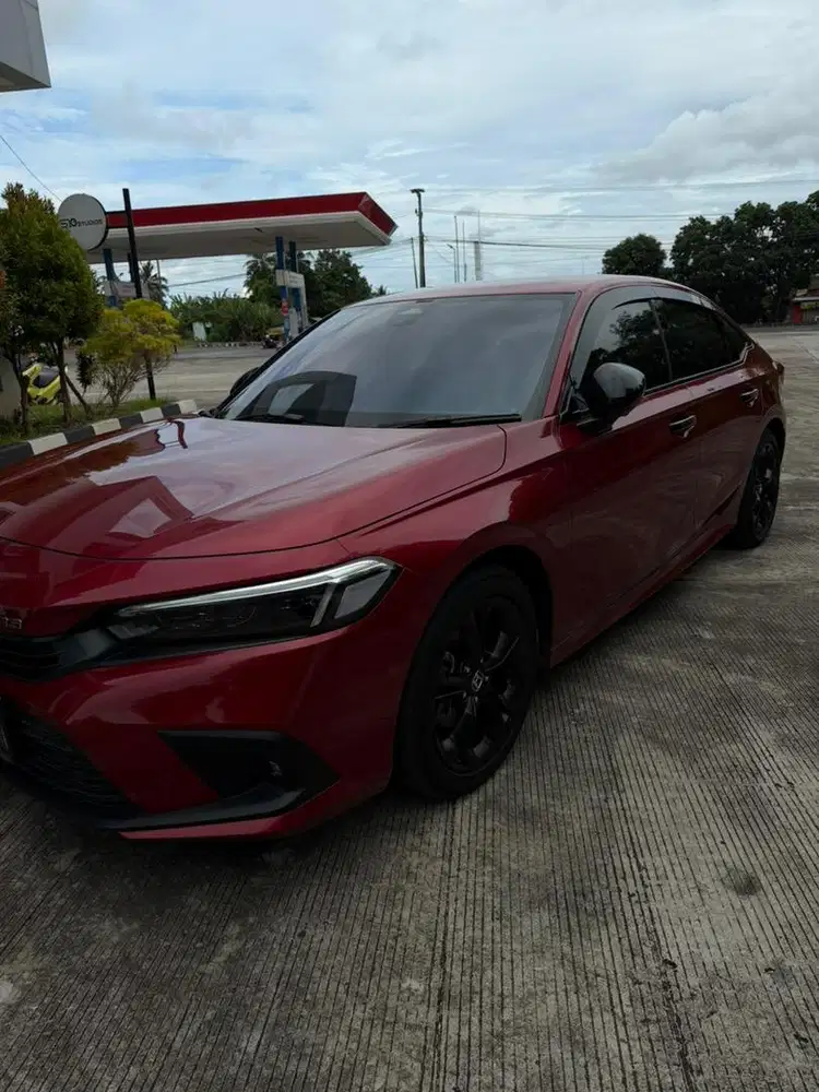 CIVIC SEDAN RS LOW KM