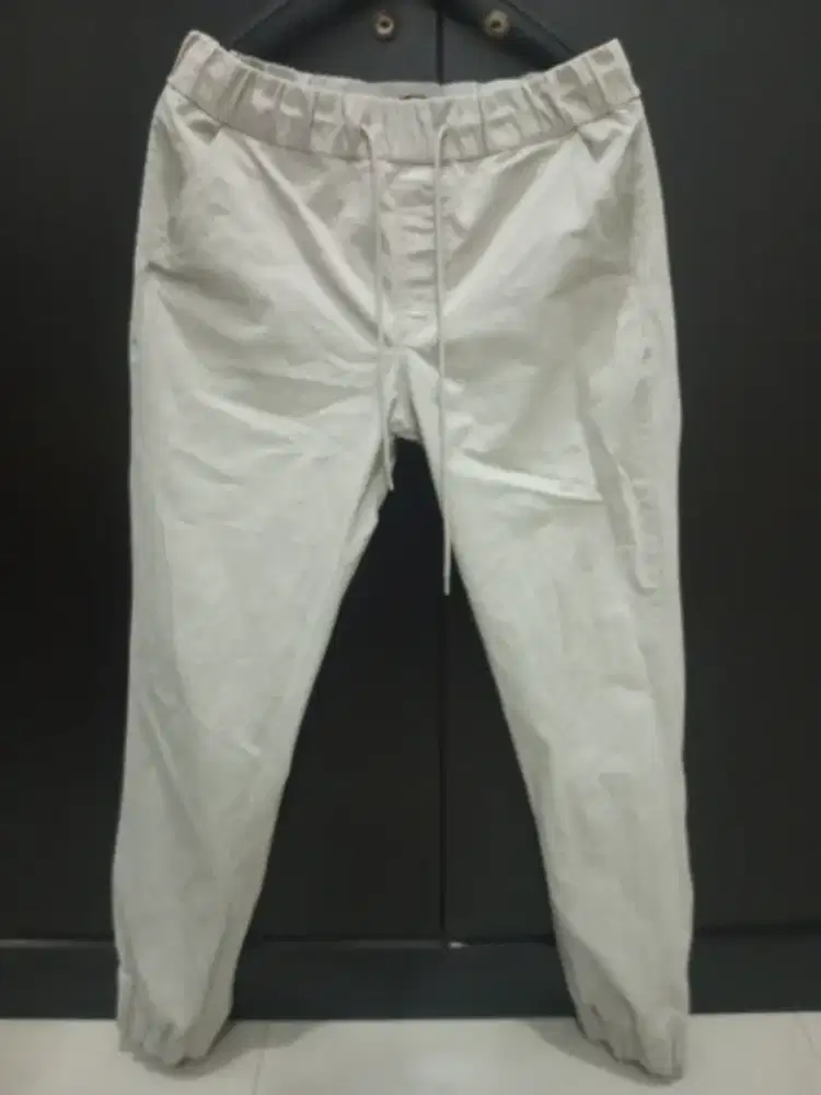 Celana joger Emba size 34 cream