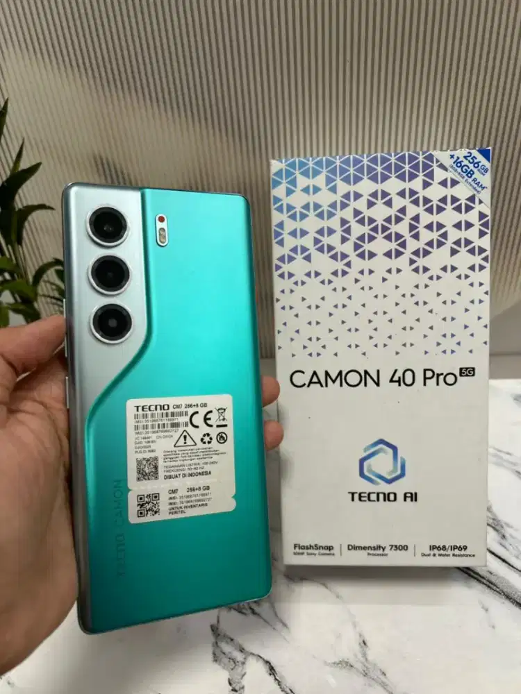 Tecno Camon 40 pro 5g 8/256 
Fullset orian 
kondisi fisik 98%