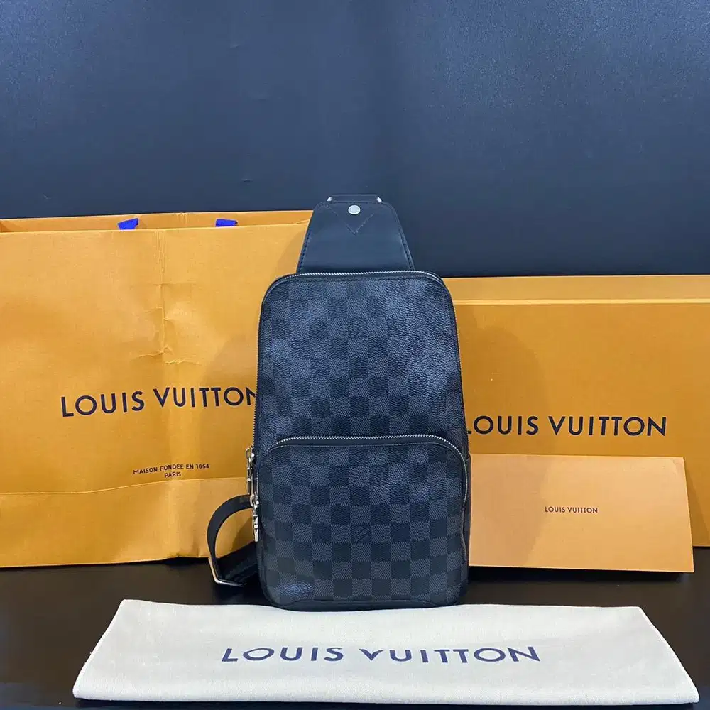 Louis Vuitton Damier Graphite Avenue Slingbag