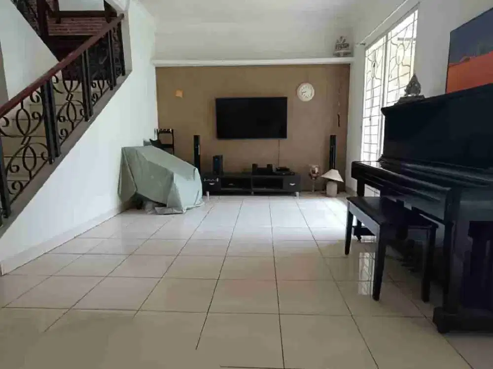 JUAL RUMAH KOTA WISATA CIBUBUR SHM RAPI SIAP HUNI