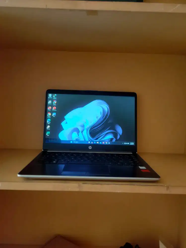 Hp core i5 RAM 8Gb dual VGA