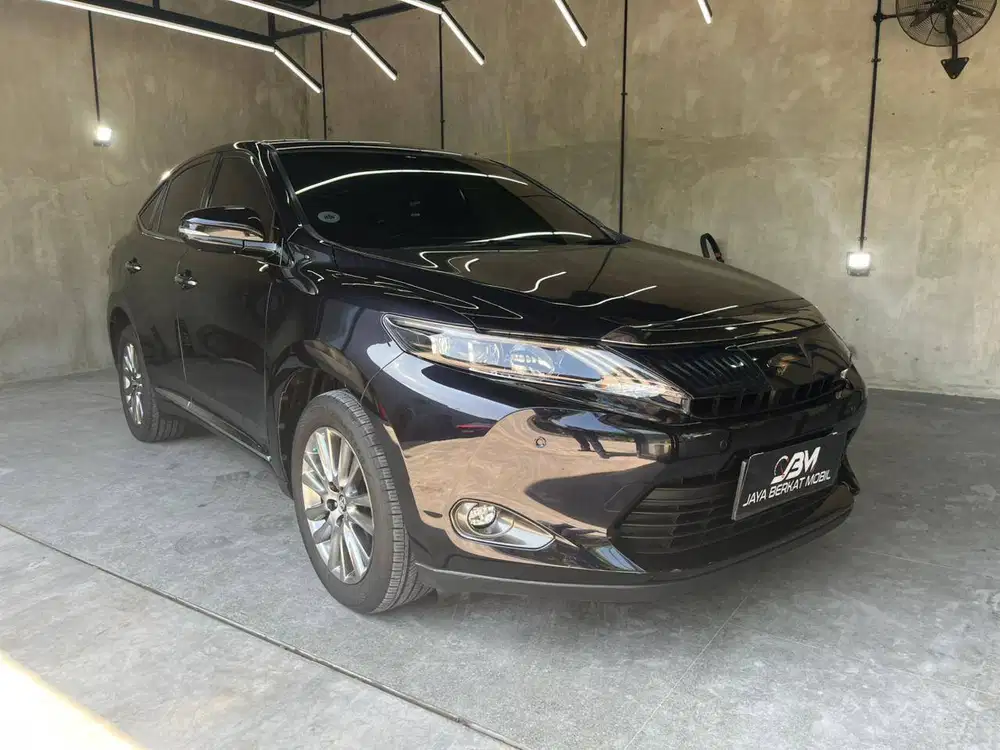 TOYOTA HARRIER 2.0 AT 2014