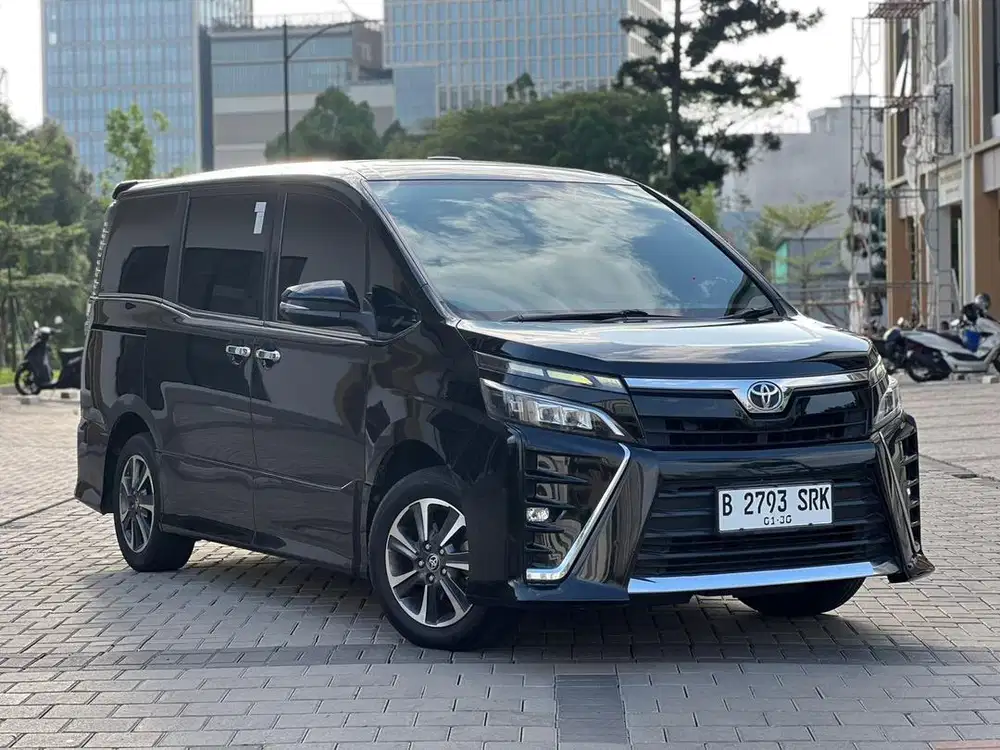 [TDP 15jt] Toyota Voxy 2.0 AT 2020