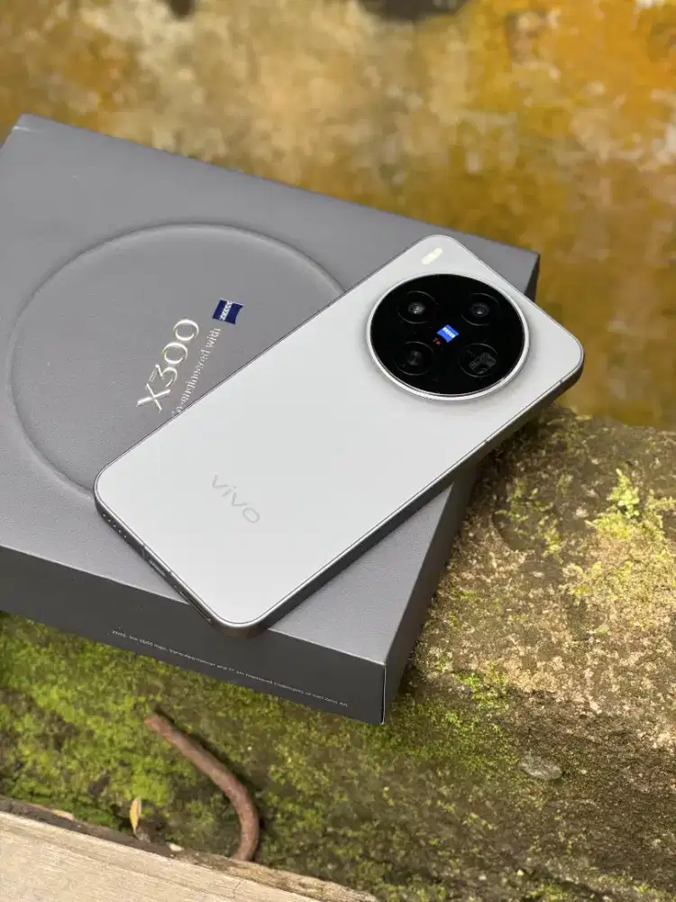 Vivo x300 12/256gb pakaian seminggu