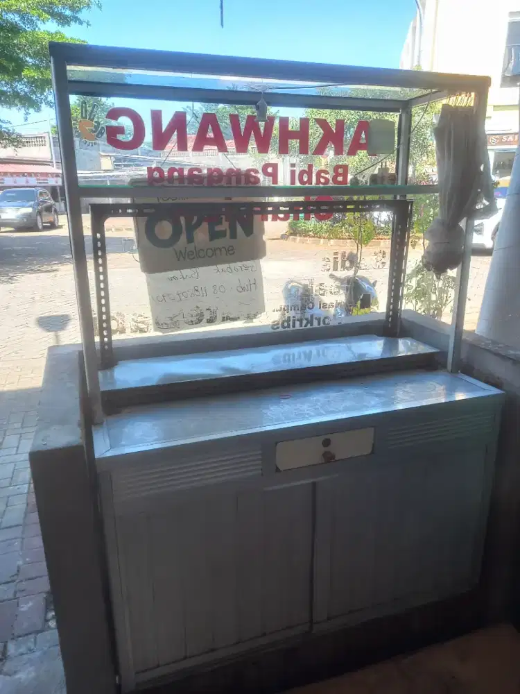 Gerobak Etalase Bakmi Ayam