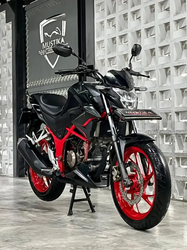 HONDA CB150R SE 2018 - Chintia Mustika