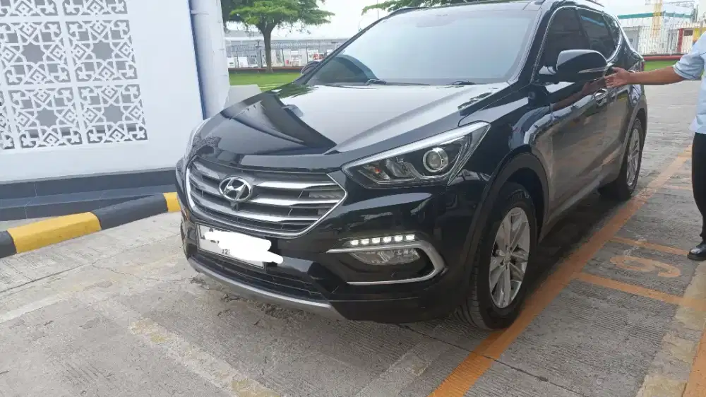 Jual Hyundai Santa Fe 2017, limited Bensin, plat L pribadi