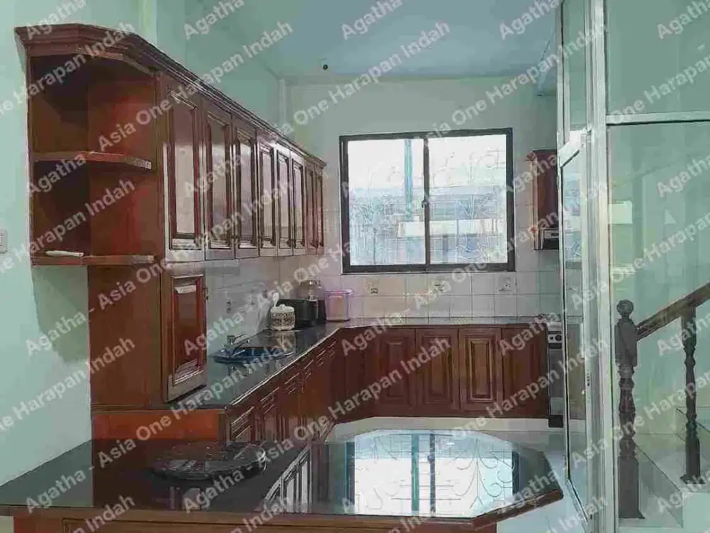 Ruko 4 lantai Jakarta Pusat di Pangeran Jayakarta, Mangga Dua