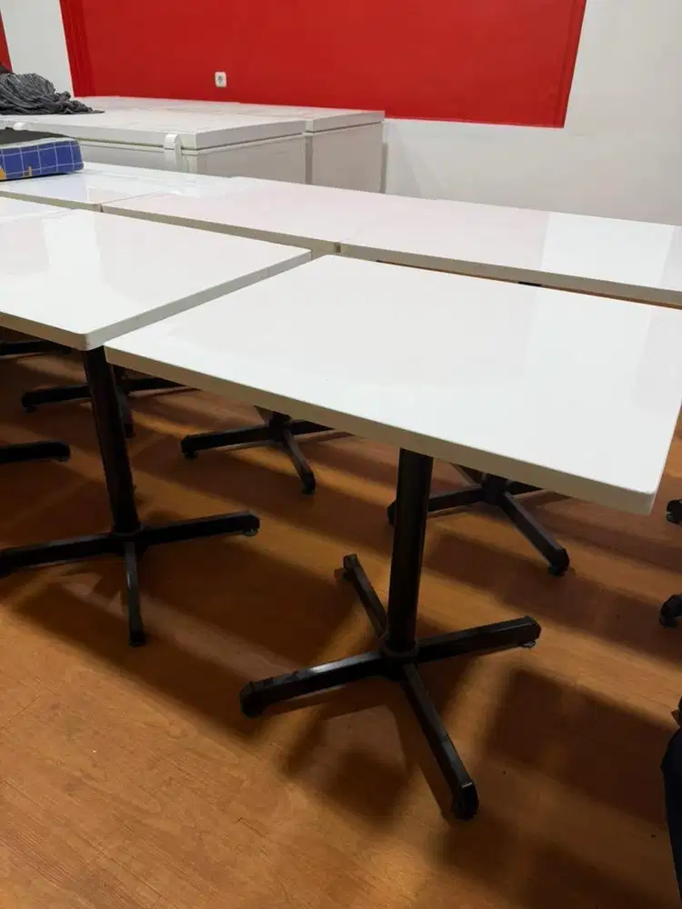 Meja kaki besi like new