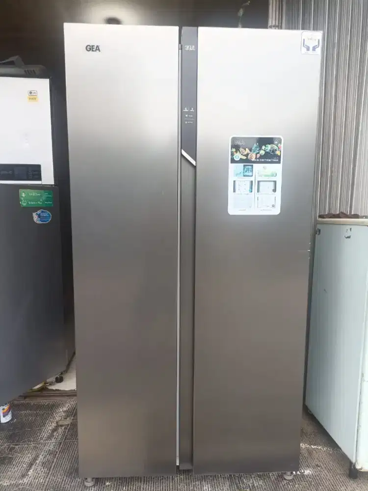 Kulkas side by side GEA