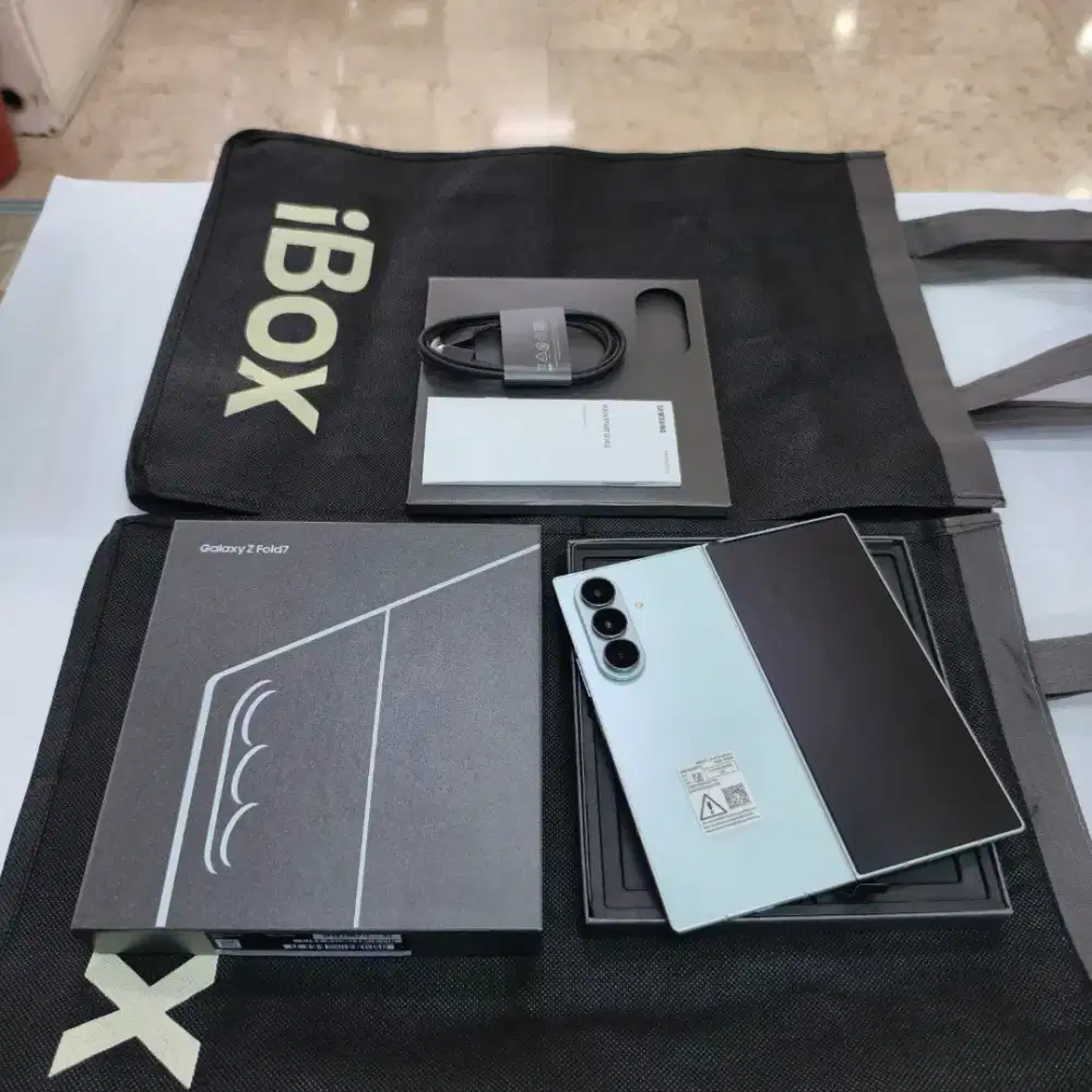 Samsung Z Fold 7 12/256gb 99,9% pakai 5 Bln Like new Grs resmi Sein