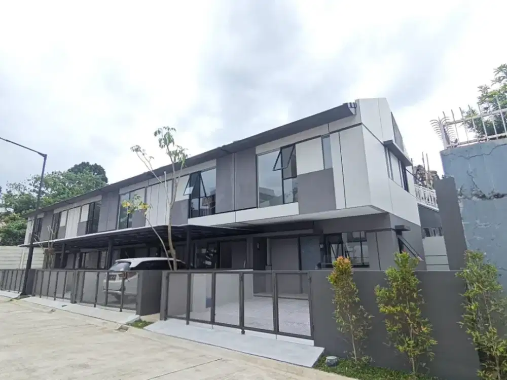 Disewakan Rumah 2 Lantai Cendana Xpana Belakang Hypermart Cyberpark Karawaci