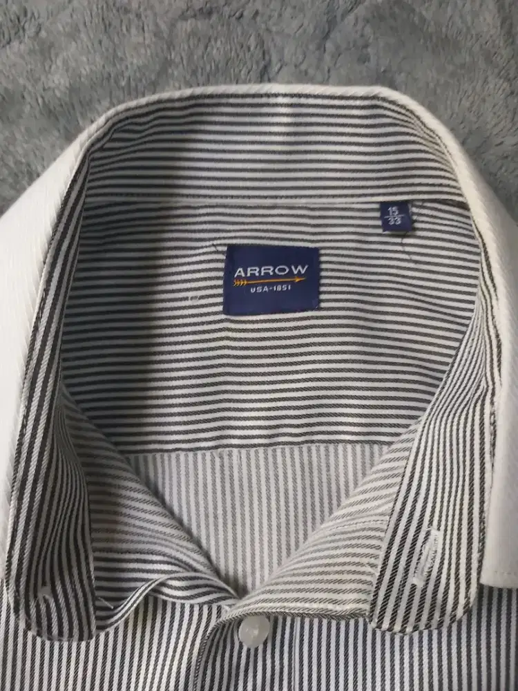 Kemeja ARROW USA,size M,lebar dada 50cm,panjang 63cm.Mulus