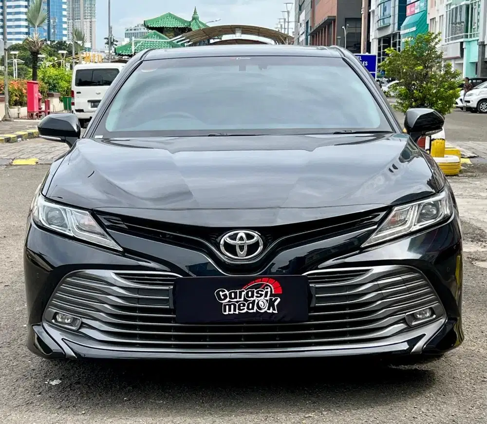 Toyota Camry V 2021 Antik Low KM Murah Bekas Hitam Genap Garansi