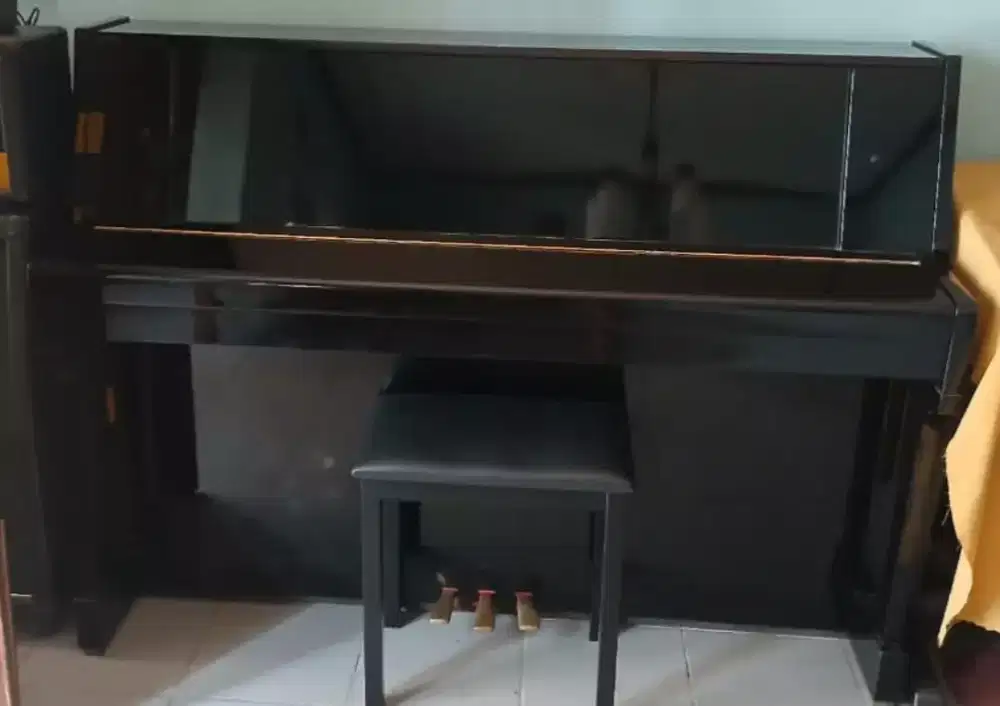 Yamaha akustik piano LU 101 CPE