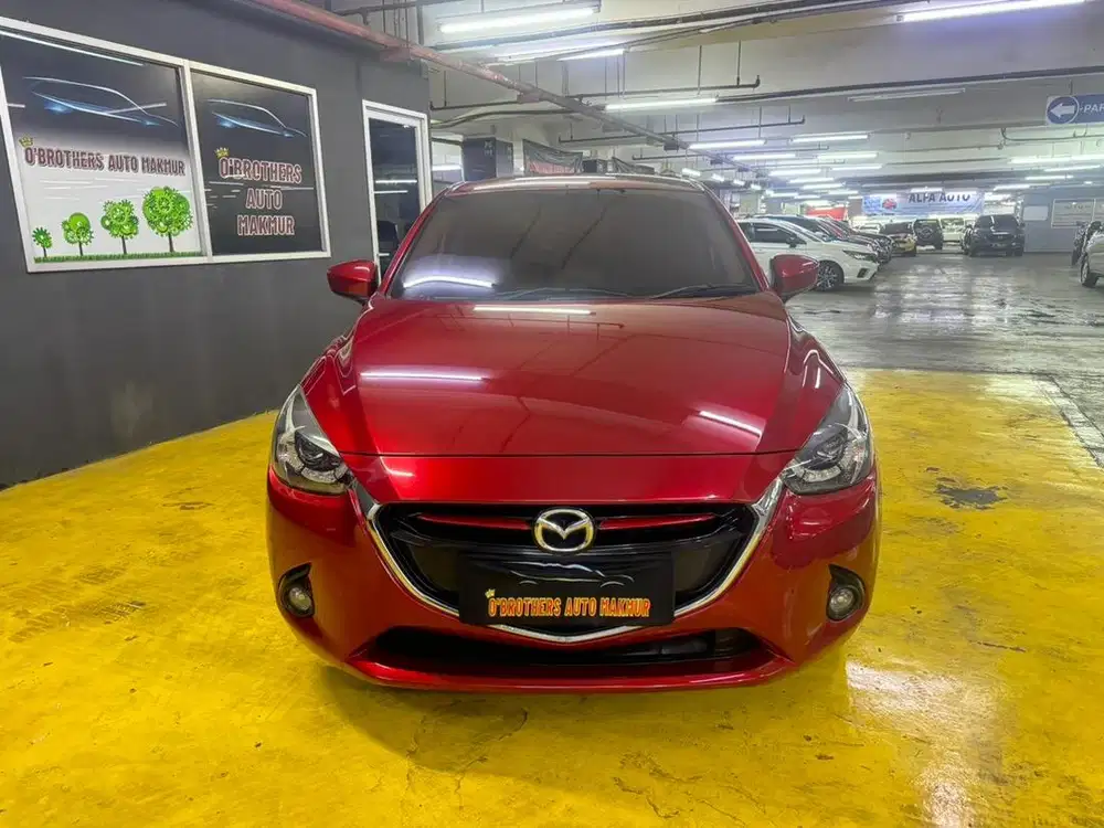 TERMURAH MAZDA 2 HB HATCHBACK GT AT 2015 MERAH (KM RENDAH)