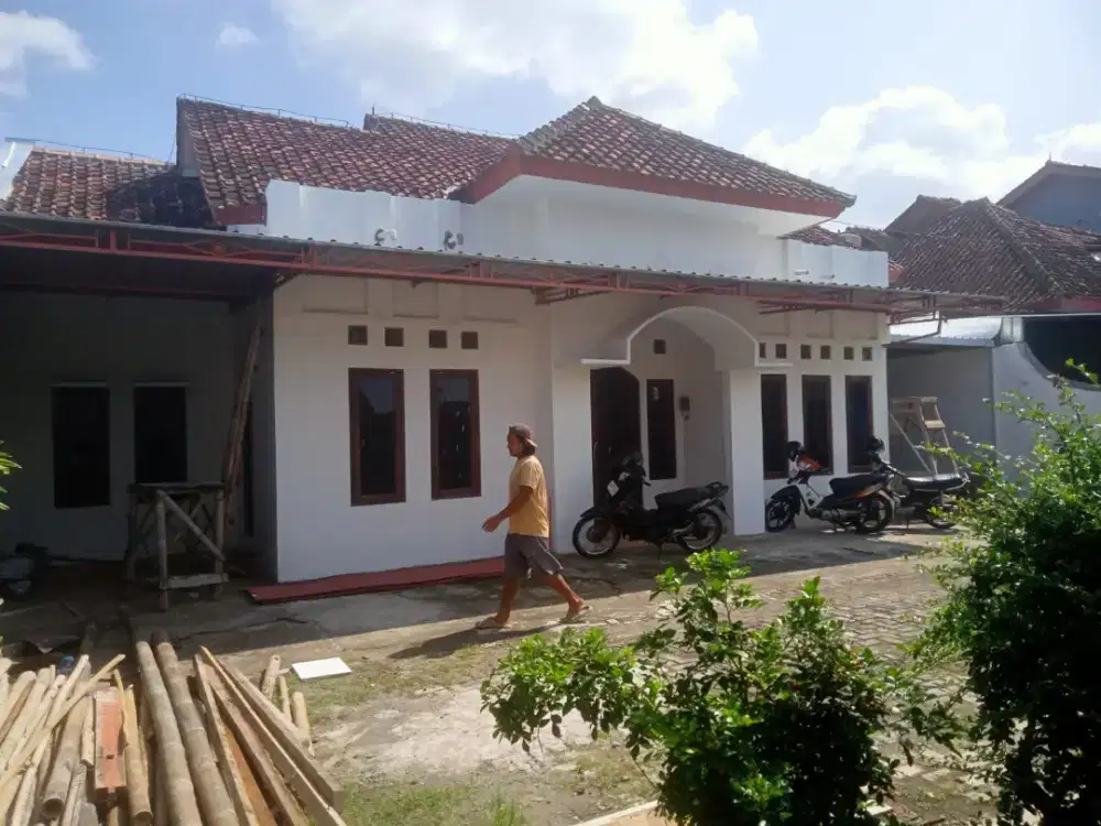 Jual Rumah Luas.. Murah..Parkir Luas Siap Huni security 24 jam,