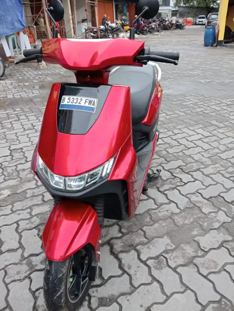 Dijual Cash Motor Listrik Yadea T9 Tahun 2023