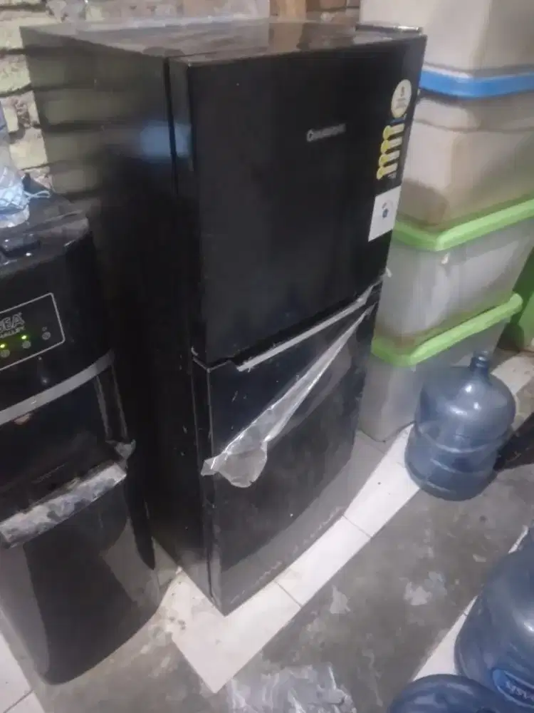 Kulkas 2 pintu Changhong