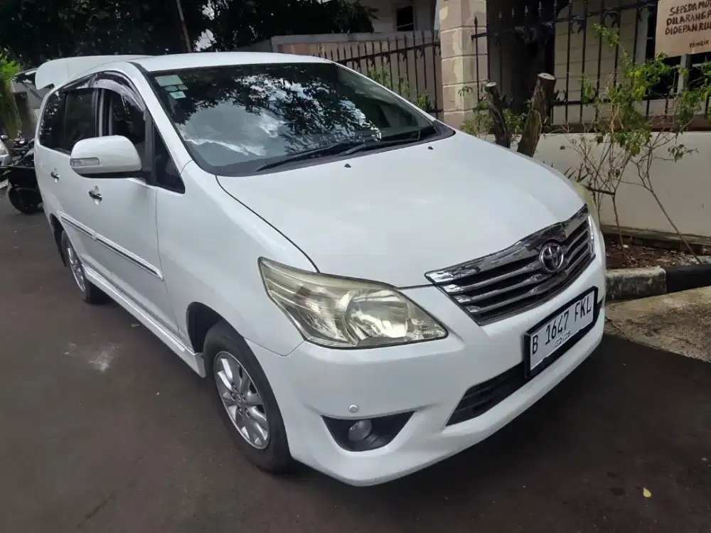 INNOVA V AT MATIC 2013