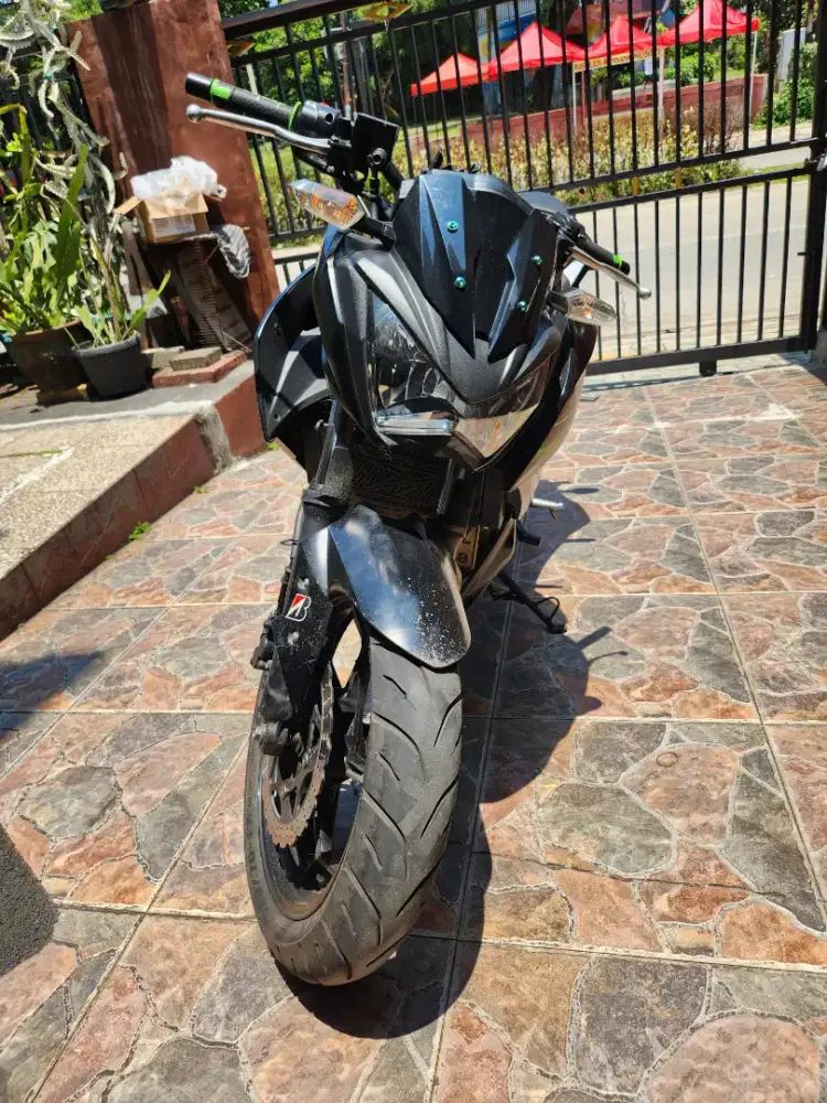 Kawasaki z250 black