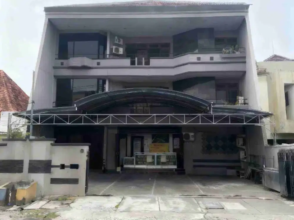 DIJUAL RUMAH 3 LANTAI RESIDEN SUDIRMAN