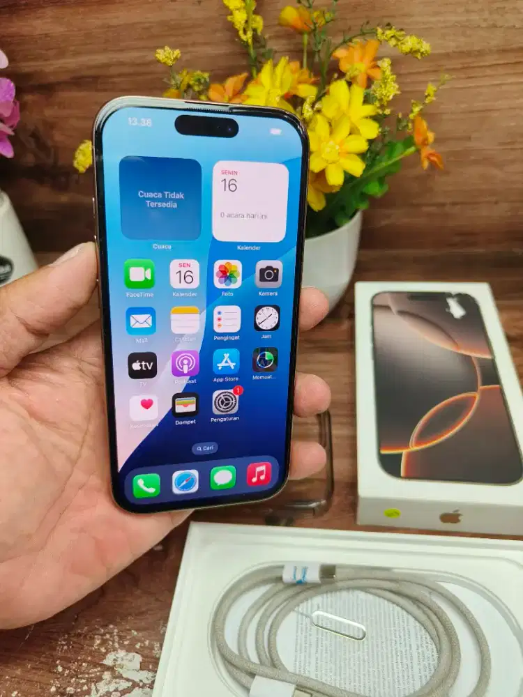 Iphone 16 pro 256 gb dessert mulus 99% Hb 96% garansi iBox July 2026