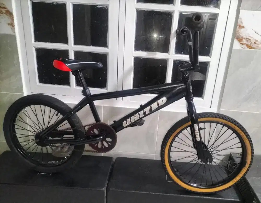 Sepeda BMX ukuran 20 united rem tarpedo