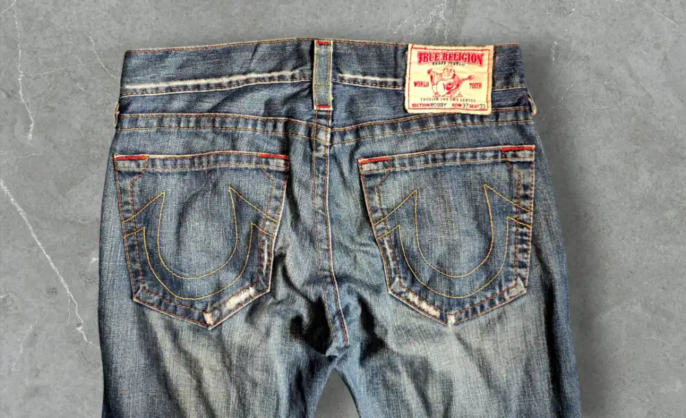 TRUE RELIGION Jeans Size 33
	
Jaminan 100% Original