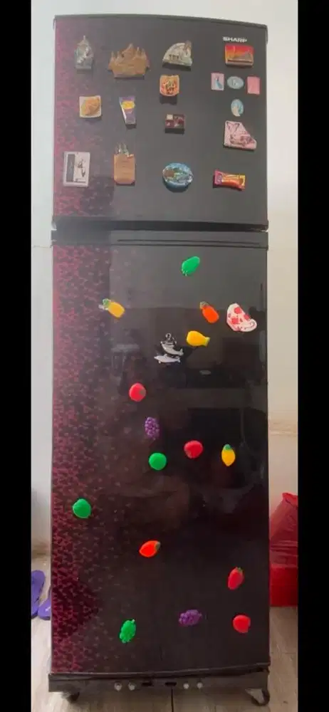 Dijual kulkas sharp 2jt nego