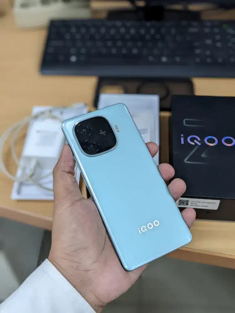 Iqoo z9 5G 8/256GB fullset