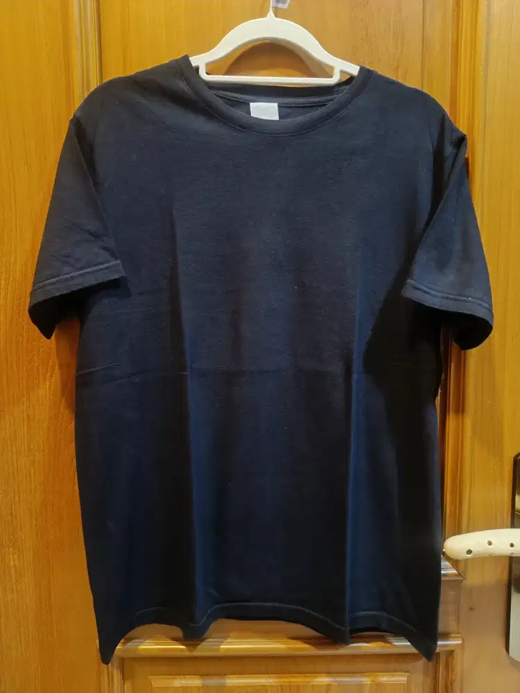 Kaos Polos Hitam Cotton Combed 30S Siap Untuk Lebaran Murah!