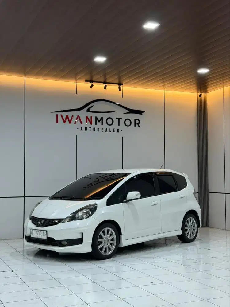 Plat AD! Honda Jazz RS MMC AT Tahun 2013