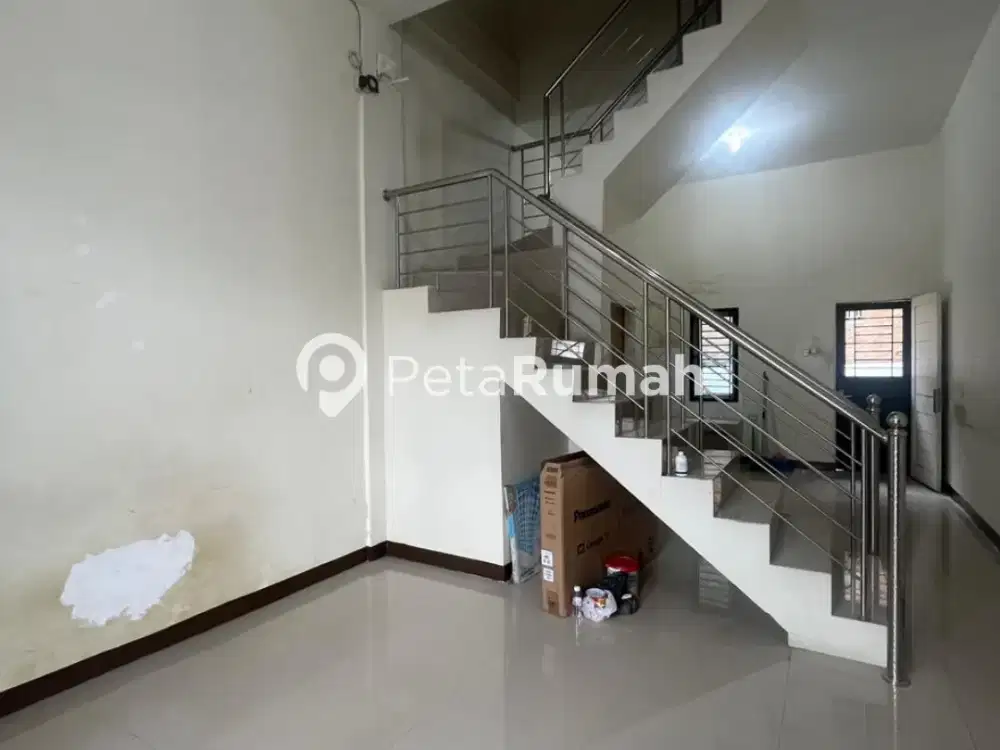 DISEWA TOWNHOUSE KOMPLEK DE CASTILLO RESIDENCE - DAERAH DENAI (ELVIA)