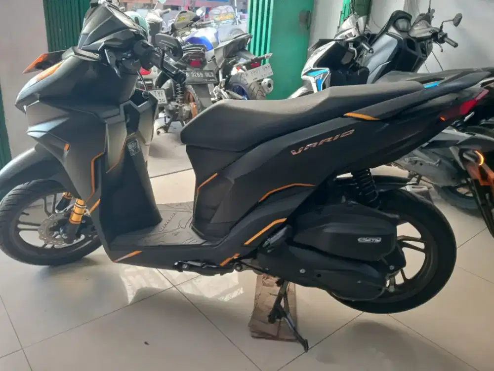 Dijual Cash Kredit Honda Vario 125 CBS ISS Tahun 2025 Km Rendah