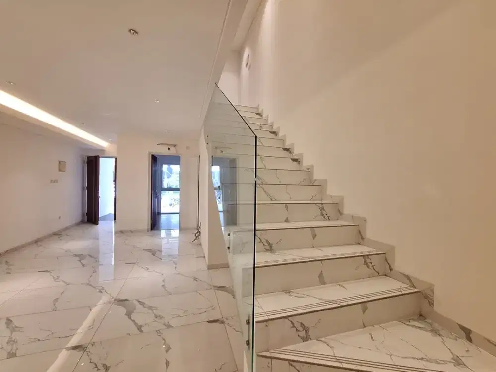 JUAL CEPAT RUMAH BRAND NEW GADING RESIDENCE 2 1/4 LANTAI DESIGN INTERIOR MEWAH