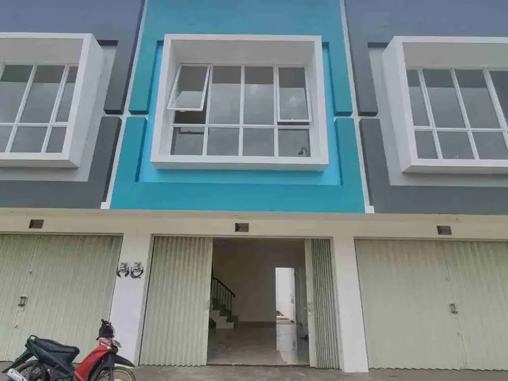 Disewakan ruko 2 lantai  bagus bersih rapi di kawasan padat penduduk di Tera Damai Bekasi