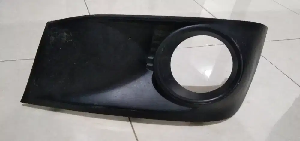 Jual cover fog lamp depan kiri mobil Fortuner t