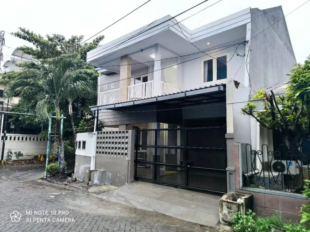 JUAL / SEWAKAN RUMAH 2 LT , TERAWAT DI DARMO PERMAI UTARA SURABAYA