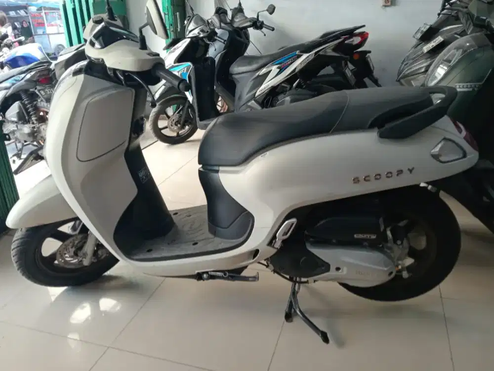 Dijual Cash Kredit Honda Scoopy Prestige Tahun 2025 Km 513